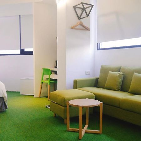 Time Flyer Hotel Taichung Buitenkant foto