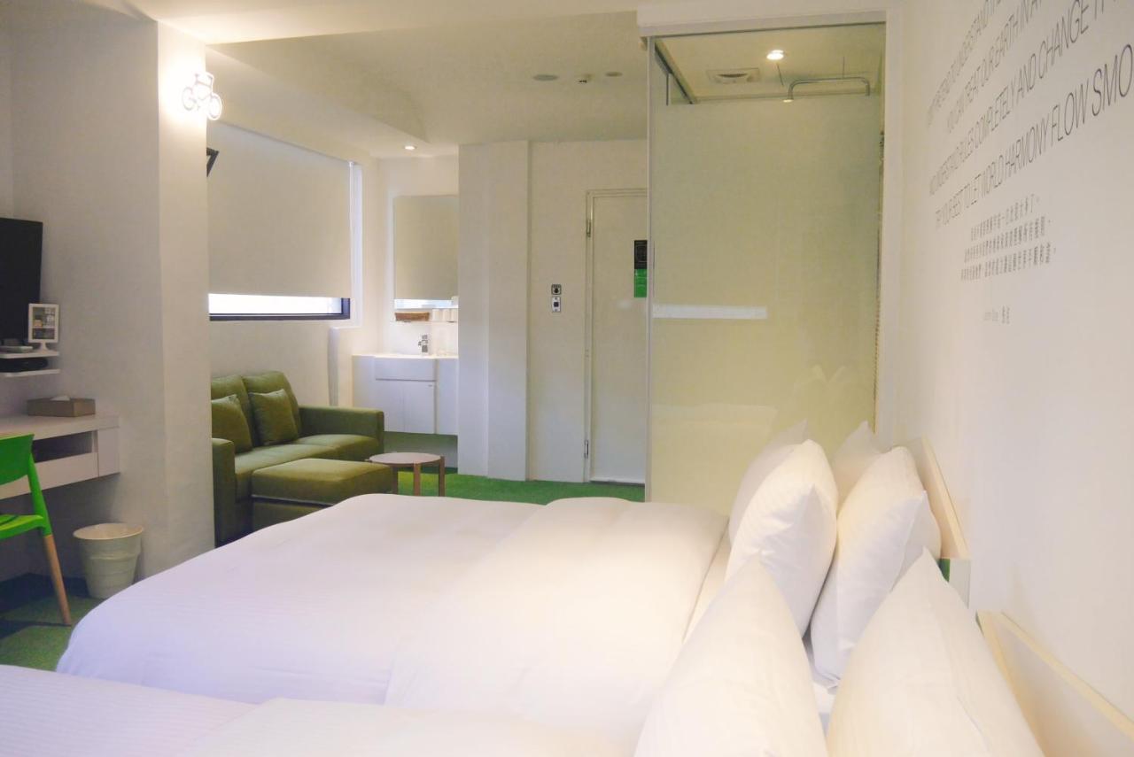 Time Flyer Hotel Taichung Buitenkant foto