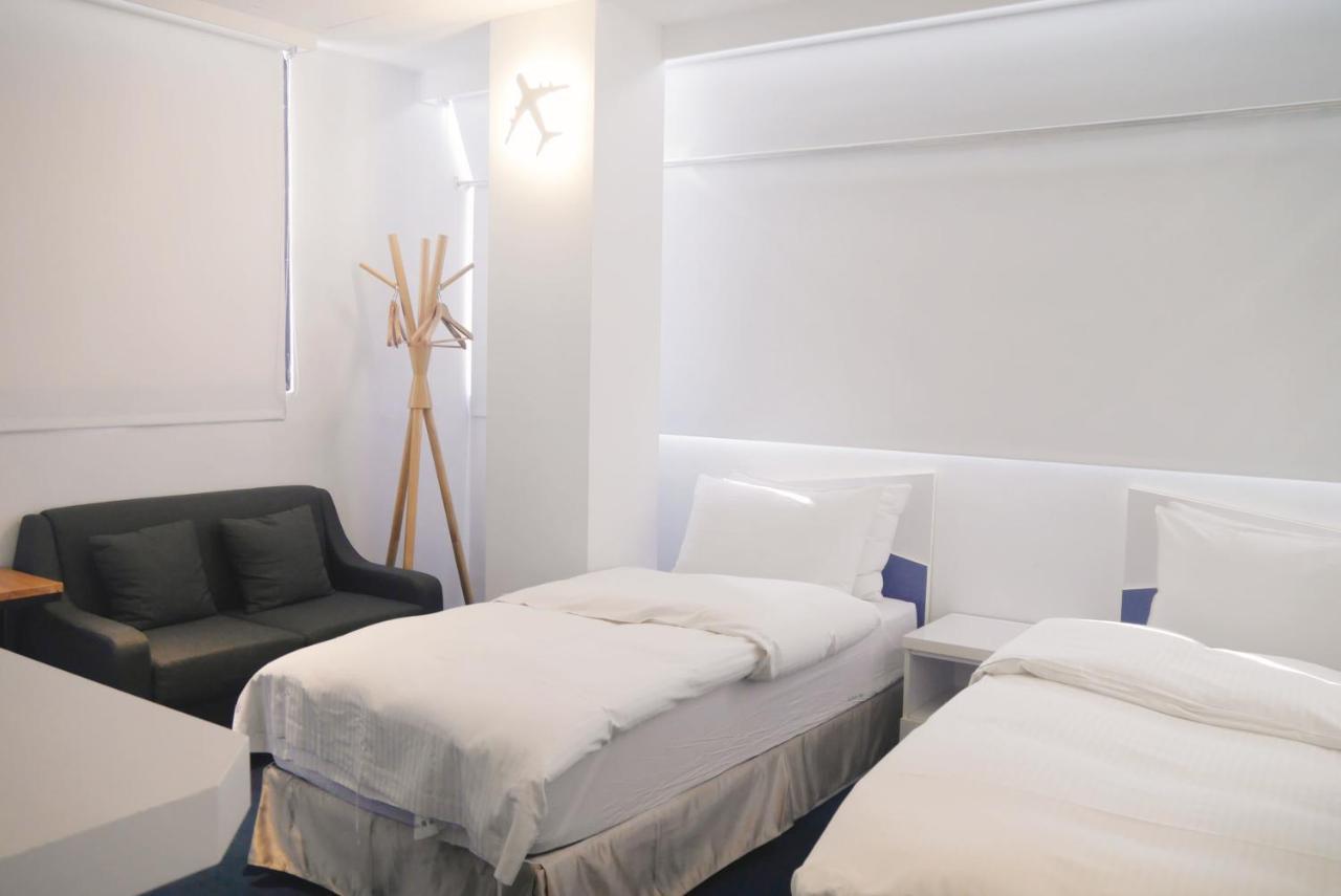 Time Flyer Hotel Taichung Buitenkant foto