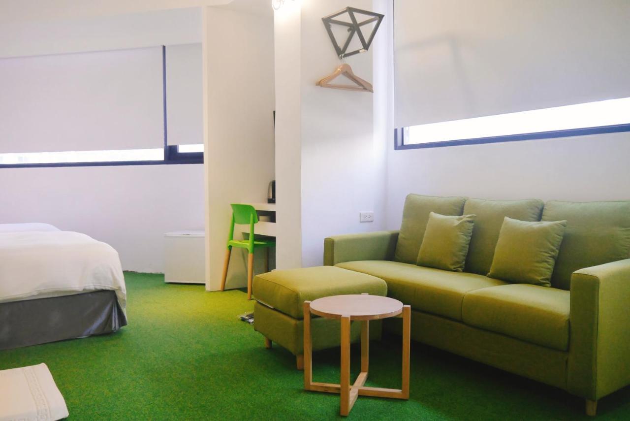 Time Flyer Hotel Taichung Buitenkant foto