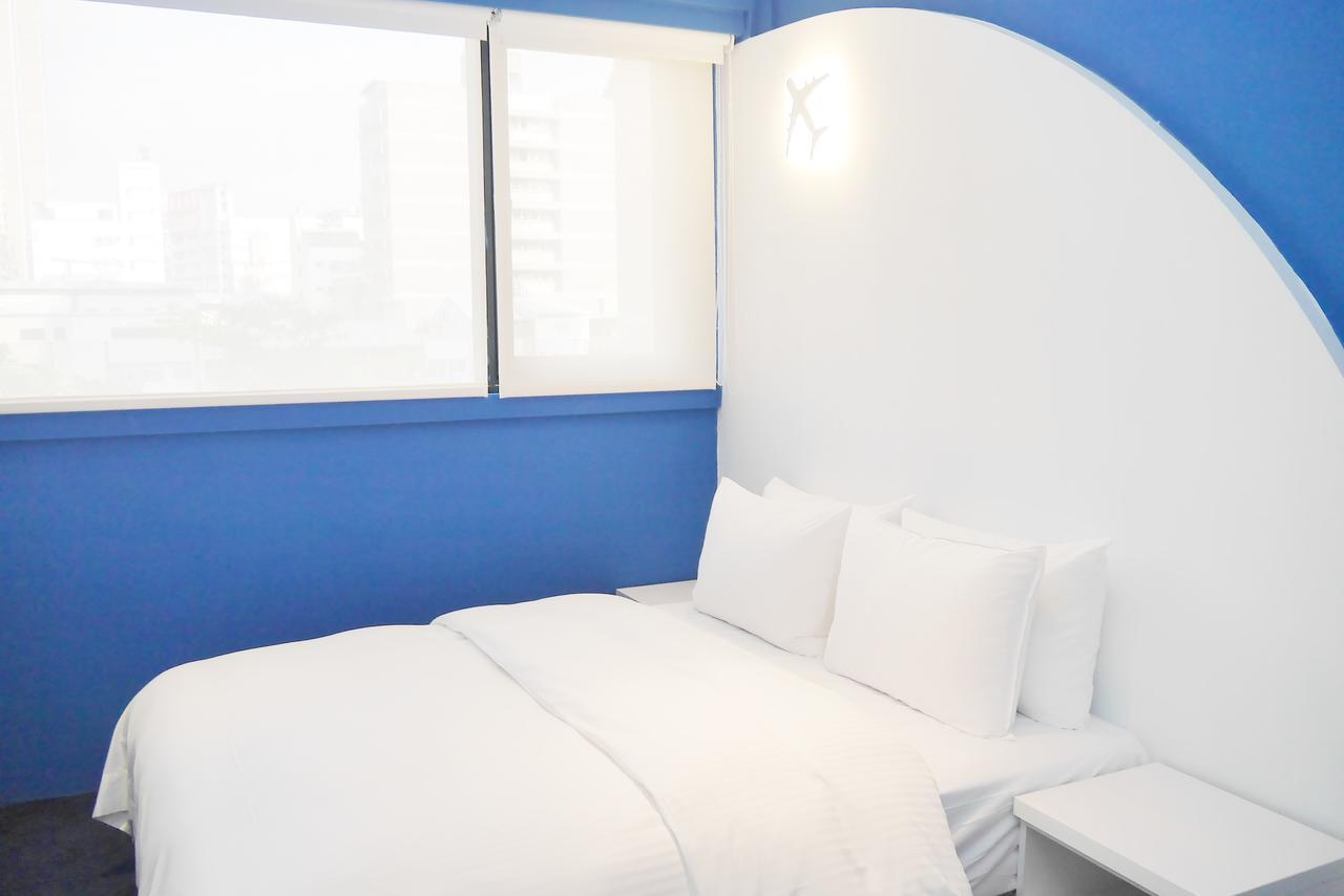 Time Flyer Hotel Taichung Buitenkant foto